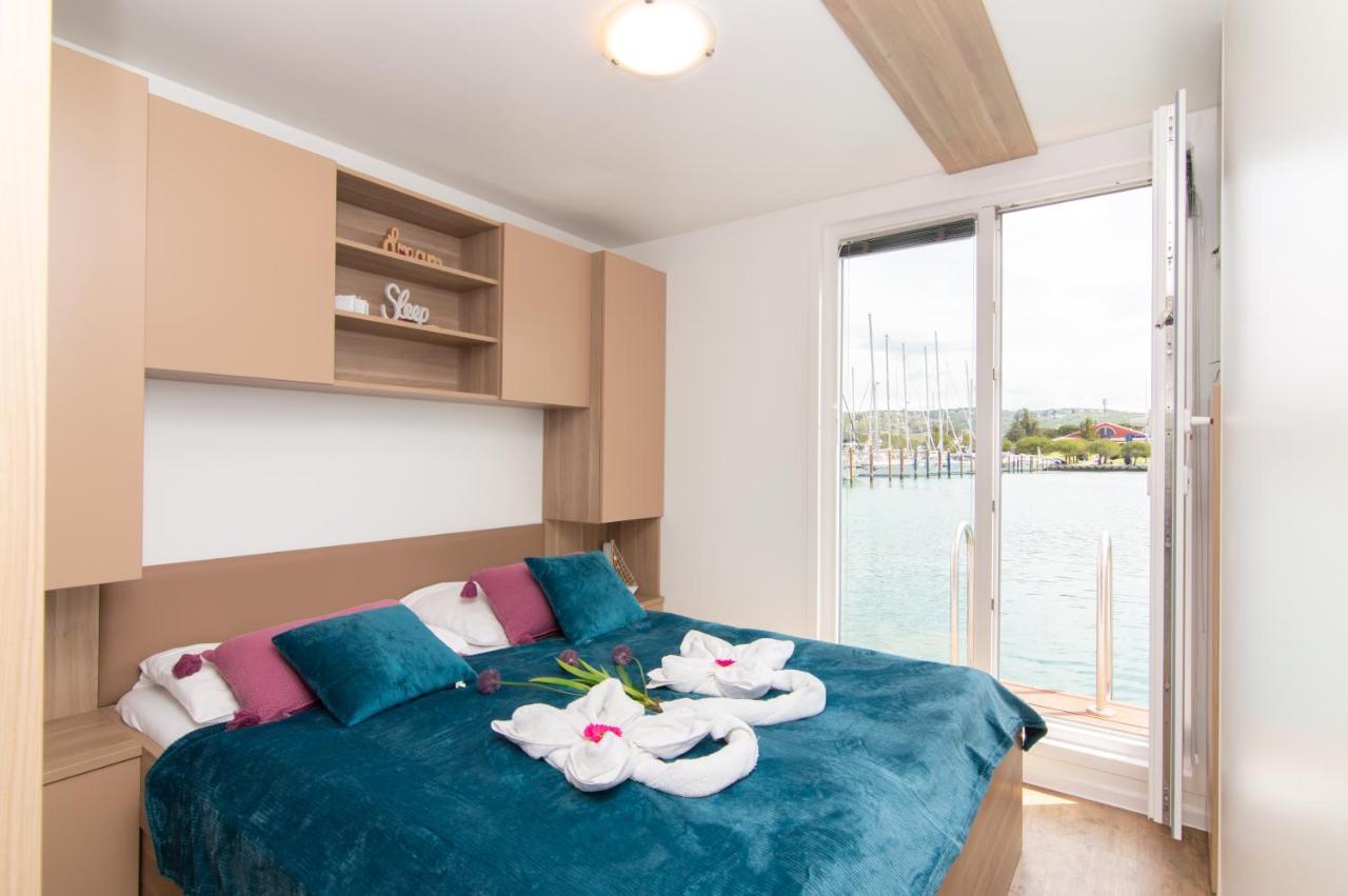 Floating House Adela Villa ปอร์โตรอซ ภายนอก รูปภาพ